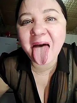 Snapshot of Holly-69 chatting on 02/13/26, 07:59 Holly-69 online show from 02/13/26, 07:59