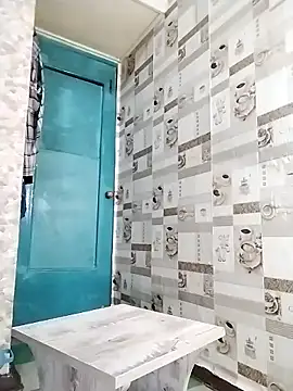 Snapshot of Holly-69 chatting on 02/17/26, 06:03 Holly-69 online show from 02/17/26, 06:03