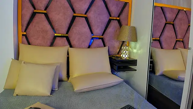 Snapshot of Valery_Foxx_ chatting on 12/22/24, 11:54 Valery Foxx online show from 12/22/24, 11:54