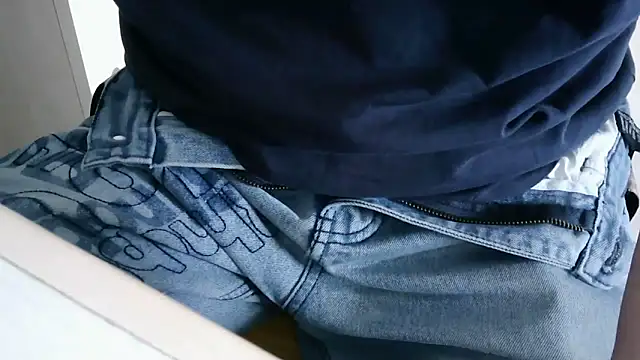 XiaoGuoGuo284512 online show from 11/25/25, 05:29