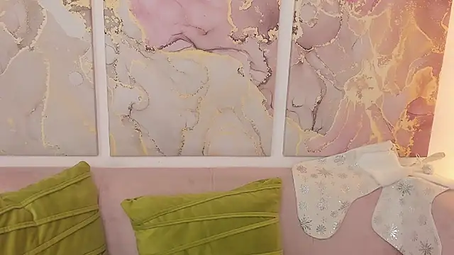 fiamoory online show from 12/04/25, 08:23