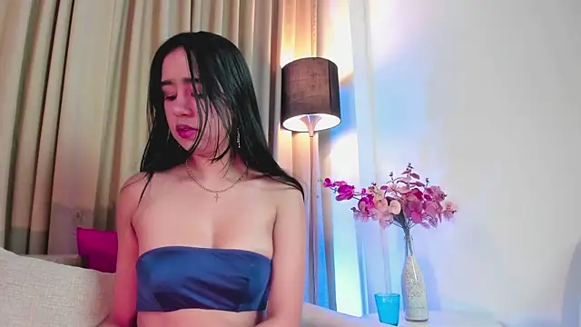 LaraGoldd online show from 02/11/25, 12:38