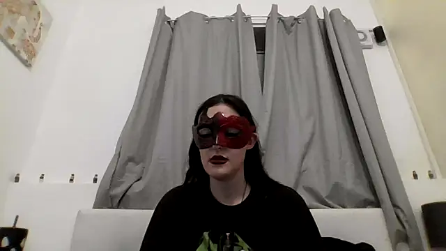 LexiSnowUK online show from 12/13/25, 09:20