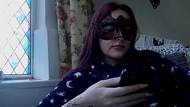 LexiSnowUK online show from 04/28/26, 08:52