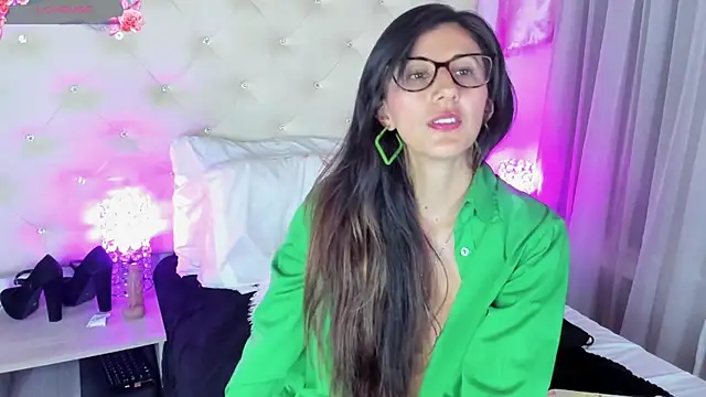 Snapshot of _jade_white_ chatting on 03/10/25, 03:41 jade white online show from 03/10/25, 03:41