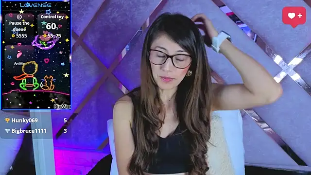  jade white  online show from 03/03/26, 03:07