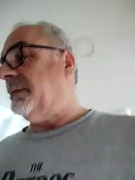 Snapshot of Satiro_Sevilla chatting on 03/22/25, 08:08 Satiro Sevilla online show from 03/22/25, 08:08