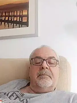 Snapshot of Satiro_Sevilla chatting on 03/22/25, 03:20 Satiro Sevilla online show from 03/22/25, 03:20