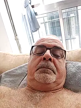 Snapshot of Satiro_Sevilla chatting on 09/15/25, 05:13 Satiro Sevilla online show from 09/15/25, 05:13