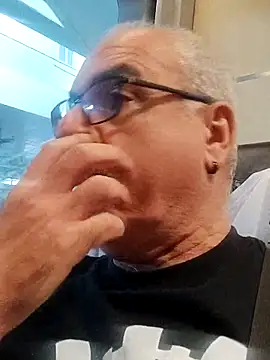 Snapshot of Satiro_Sevilla chatting on 09/25/25, 07:45 Satiro Sevilla online show from 09/25/25, 07:45