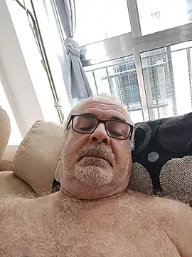 Snapshot of Satiro_Sevilla chatting on 10/21/25, 04:51 Satiro Sevilla online show from 10/21/25, 04:51