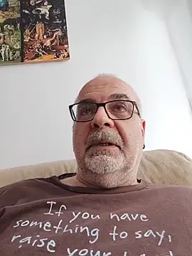 Satiro Sevilla online show from 11/09/25, 02:59