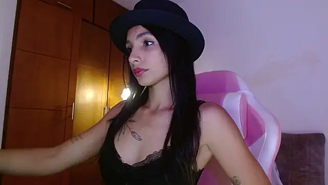 AnnitaSerna  online show from 10/30/25, 01:56