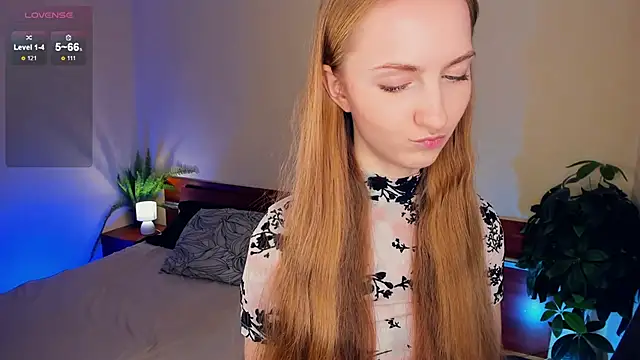 Snapshot of EsmaCarll chatting on 12/19/24, 11:14 EsmaCarll online show from 12/19/24, 11:14