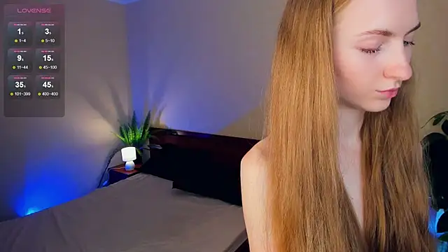 Snapshot of EsmaCarll chatting on 12/26/24, 02:44 EsmaCarll online show from 12/26/24, 02:44