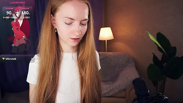 Snapshot of EsmaCarll chatting on 03/12/25, 08:52 EsmaCarll online show from 03/12/25, 08:52