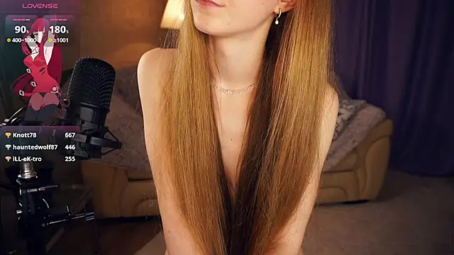 Snapshot of EsmaCarll chatting on 03/16/25, 02:43 EsmaCarll online show from 03/16/25, 02:43