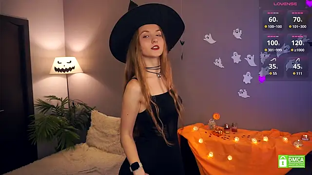 Snapshot of EsmaCarll chatting on 10/30/25, 08:31 EsmaCarll online show from 10/30/25, 08:31