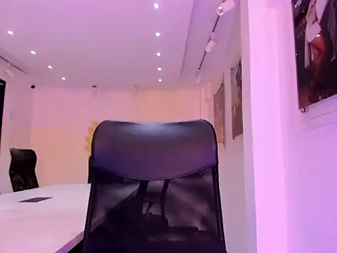 NairobiLee online show from 02/06/25, 11:54