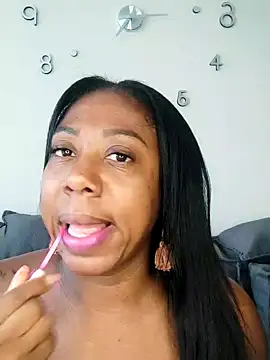 IsabellaaSmith online show from 02/05/25, 12:17