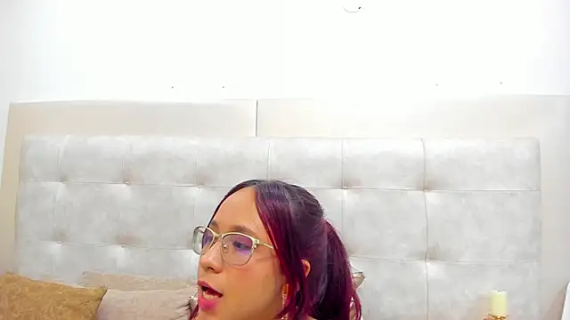 Snapshot of MelanieRoah chatting on 02/25/25, 02:47 MelanieRoah online show from 02/25/25, 02:47