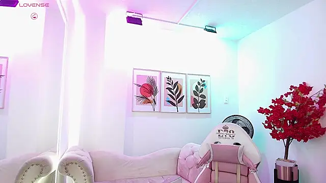 Ema louis  online show from 03/13/26, 12:34