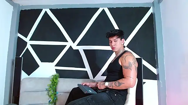 JUSTIN FULLER1 online show from 11/26/25, 04:08