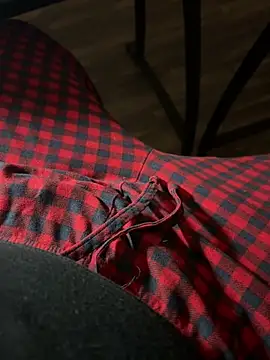 Snapshot of showoff79vers chatting on 01/11/25, 04:27 showoff79vers online show from 01/11/25, 04:27