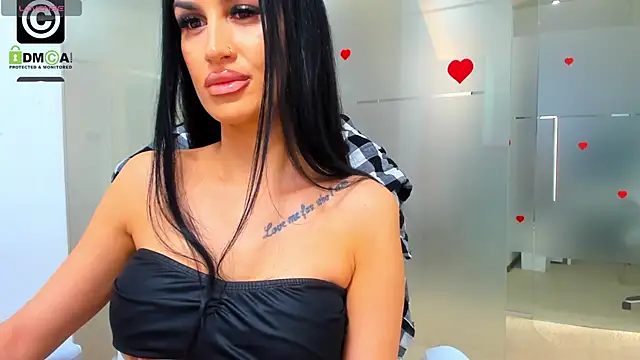 Queenrafaella online show from 03/06/26, 01:18