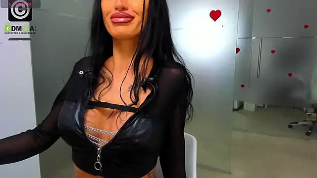 Queenrafaella online show from 03/18/26, 04:37