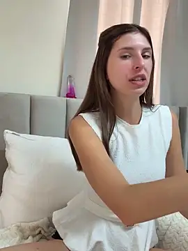 emma05 online show from 09/12/25, 06:46