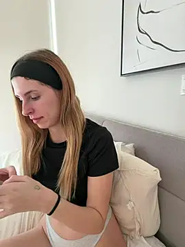 emma05 online show from 03/22/26, 11:35
