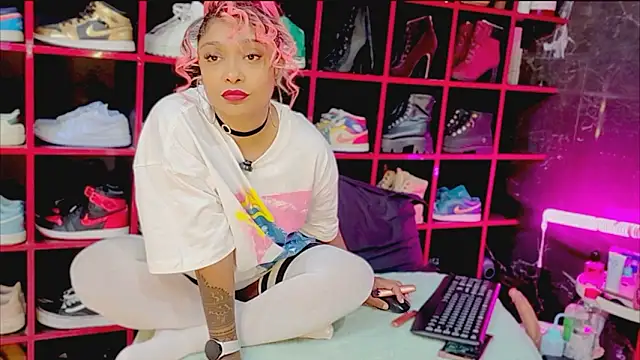 Indianbrownie online show from 03/23/26, 10:58