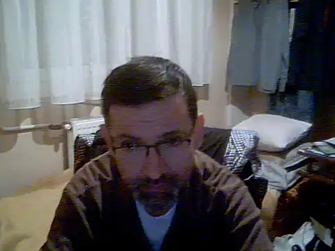 Snapshot of Gaberinci48 chatting on 11/28/25, 04:42 Gaberinci48 online show from 11/28/25, 04:42