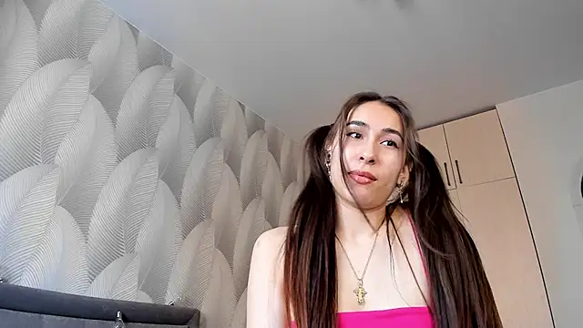 Snapshot of Bambiii_bby chatting on 02/17/25, 09:46 Bambiii bby online show from 02/17/25, 09:46