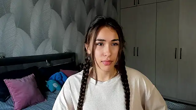 Snapshot of Bambiii_bby chatting on 09/30/25, 01:21 Bambiii bby online show from 09/30/25, 01:21