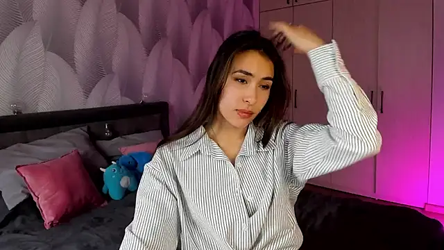 Snapshot of Bambiii_bby chatting on 10/26/25, 02:39 Bambiii bby online show from 10/26/25, 02:39