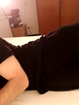 Snapshot of crems77 chatting on 01/09/26, 04:54 crems77 online show from 01/09/26, 04:54