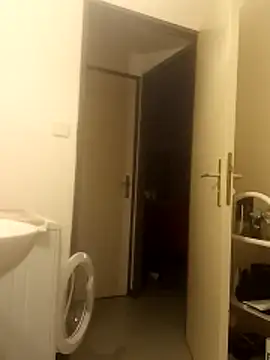 Snapshot of crems77 chatting on 02/11/26, 12:15 crems77 online show from 02/11/26, 12:15