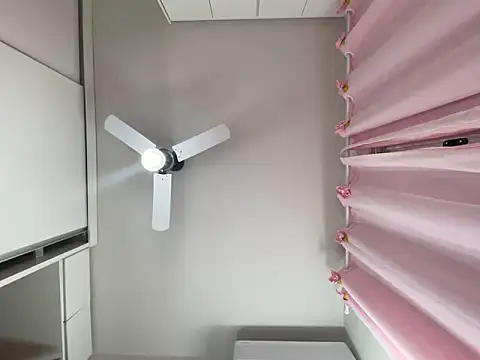 lariic online show from 10/02/25, 12:45