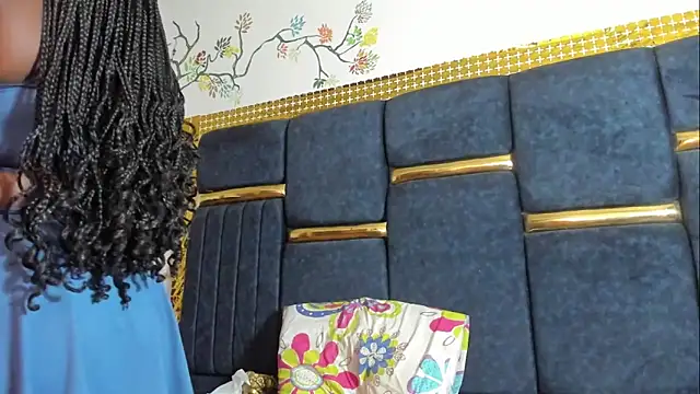 skaysanchez1 online show from 11/19/25, 12:49