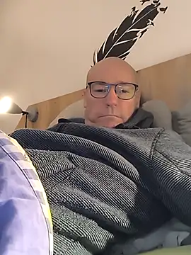 bogland33 online show from 11/16/25, 07:52