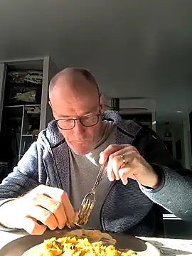 bogland33 online show from 11/29/25, 11:57