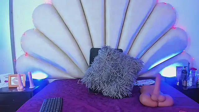 Anna  Spencer online show from 02/13/25, 12:43