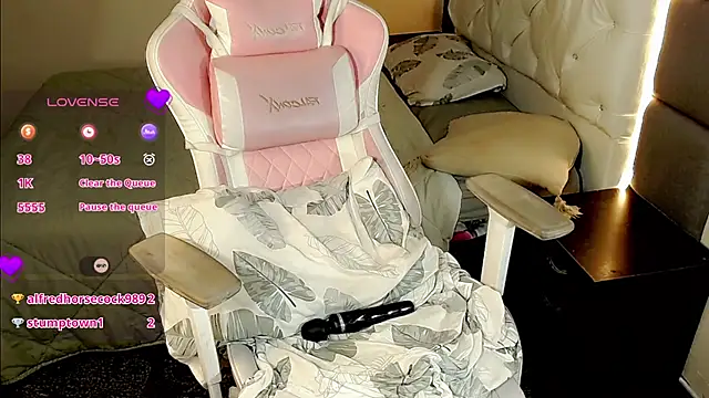 Snapshot of MimiRodriguez chatting on 01/16/25, 04:49 MimiRodriguez online show from 01/16/25, 04:49