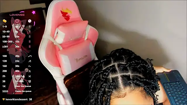 Snapshot of MimiRodriguez chatting on 03/05/25, 10:44 MimiRodriguez online show from 03/05/25, 10:44