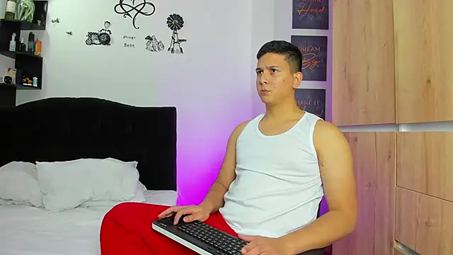 ANDREZALVAREZ online show from 12/22/24, 01:23