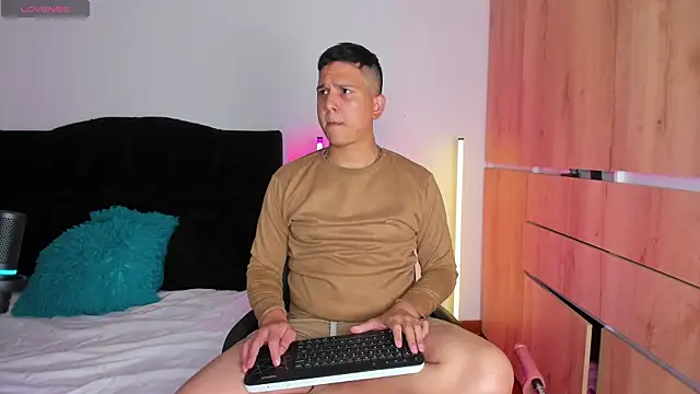 ANDREZALVAREZ online show from 11/12/25, 03:18