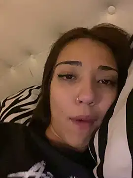 Snapshot of kittyprettybby chatting on 10/31/25, 04:35 kittyprettybby online show from 10/31/25, 04:35