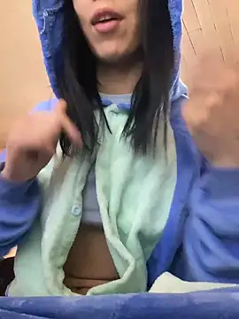 kittyprettybby online show from 04/25/26, 03:09